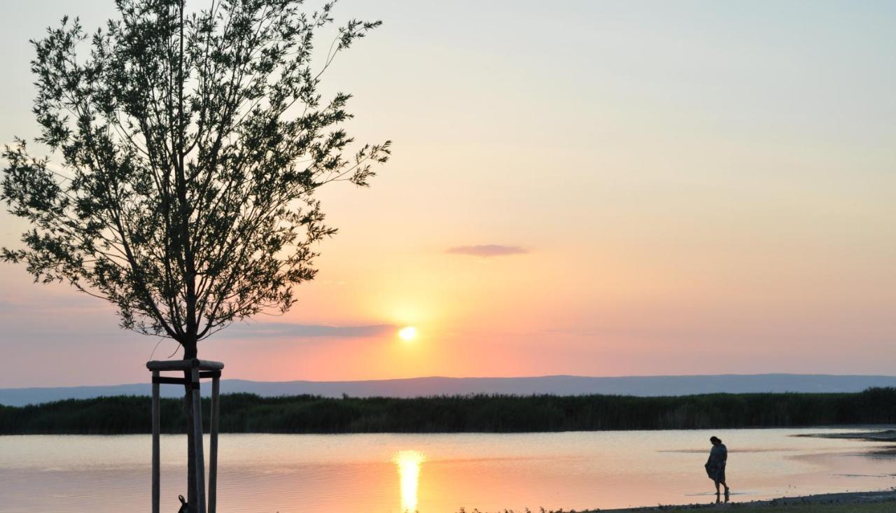 Seehotel Herlinde Подерсдорф-ам-Зе Экстерьер фото