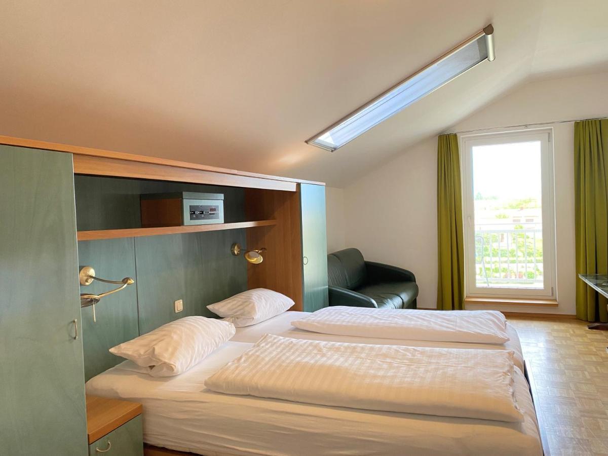 Seehotel Herlinde Подерсдорф-ам-Зе Экстерьер фото